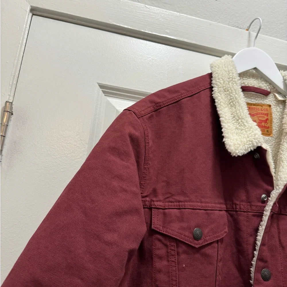 Levi's Sherpa Trucker Jacket - Picture 2 of 11